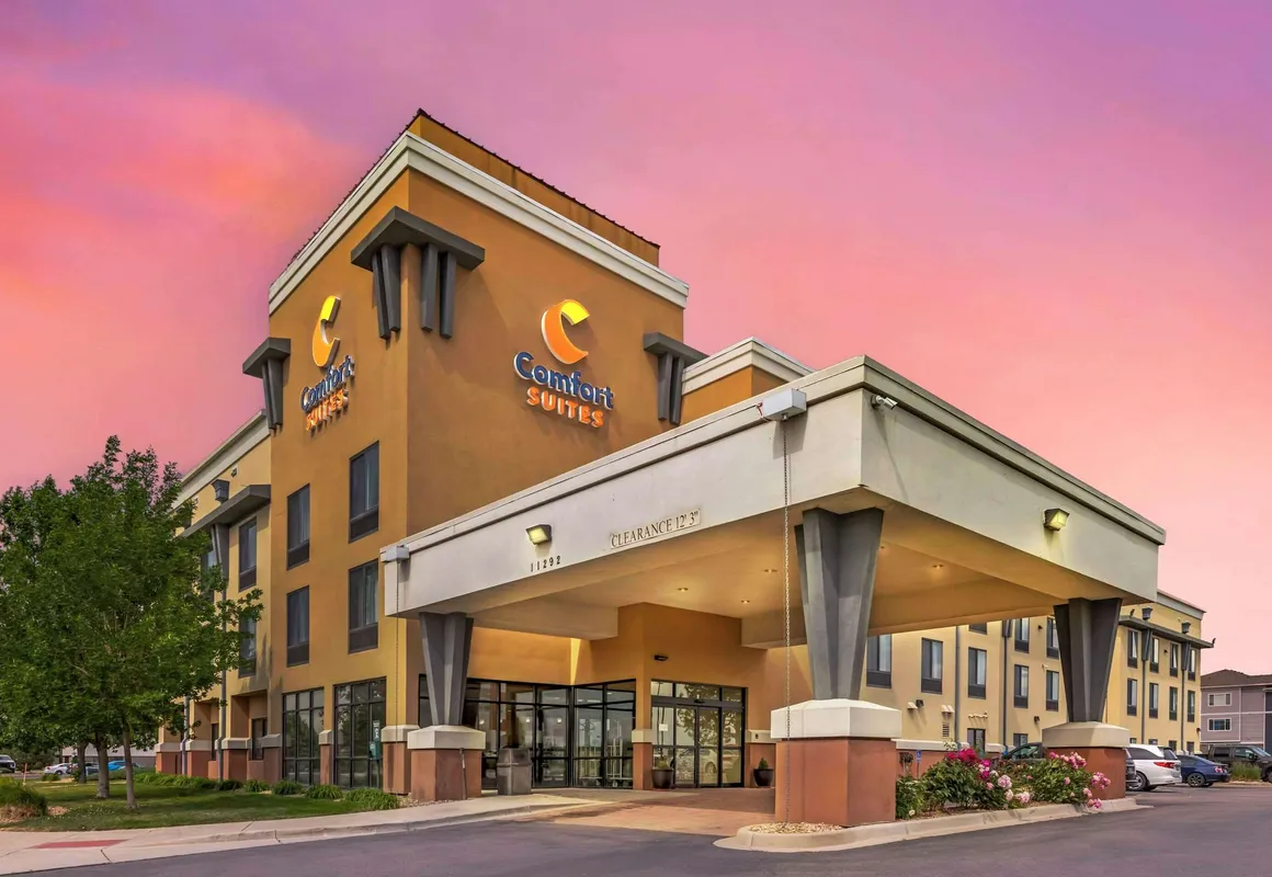 Comfort Suites Longmont hotel hero