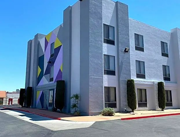 Spark by Hilton Yucca Valley Joshua Tree hotel detail image 2