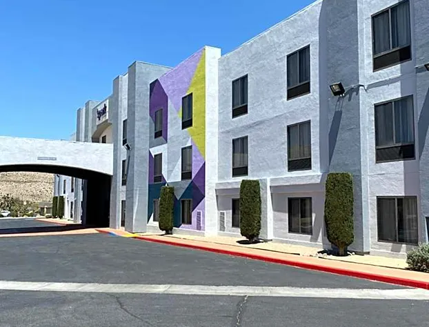 Spark by Hilton Yucca Valley Joshua Tree hotel detail image 4