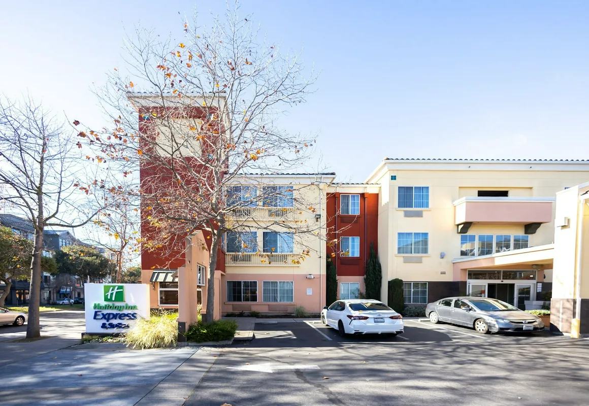 Holiday Inn Express Hotel & Suites Berkeley by IHG hotel hero