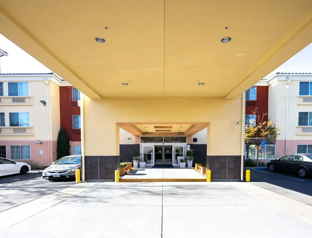 Holiday Inn Express Hotel & Suites Berkeley by IHG hotel detail image 1