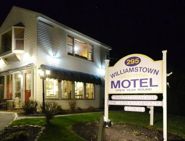 Williamstown Motel hotel detail image 2