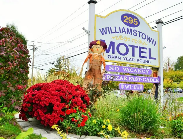 Williamstown Motel hotel detail image 4