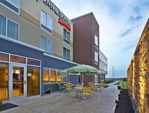 Fairfield Inn & Suites Jeffersonville I-71 hotel detail image 1