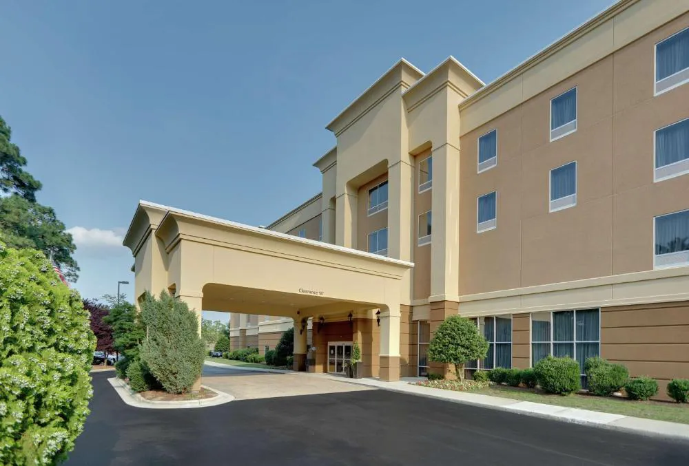 Hampton Inn & Suites Southern Pines-Pinehurst hotel hero