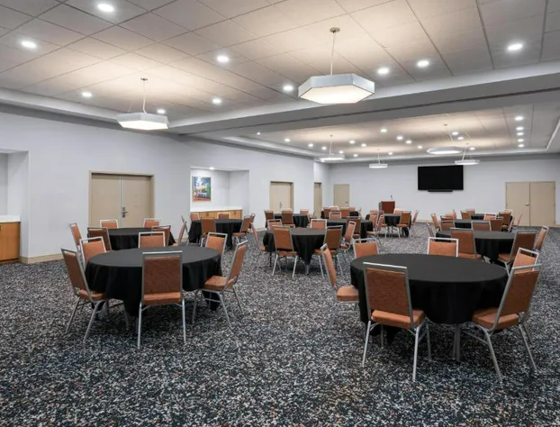 Hampton Inn & Suites Southern Pines-Pinehurst hotel detail image 2