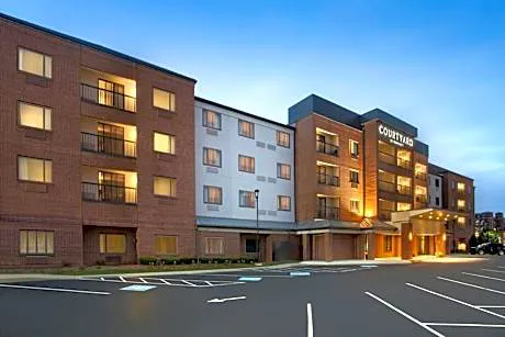 Courtyard by Marriott Worcester hotel detail image 3