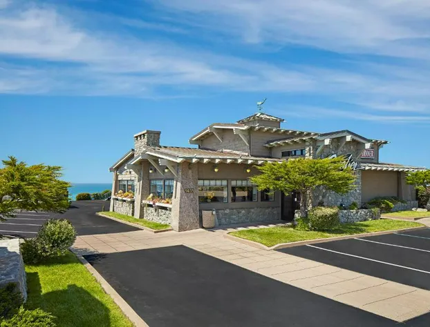 Cavalier Oceanfront Resort hotel detail image 4