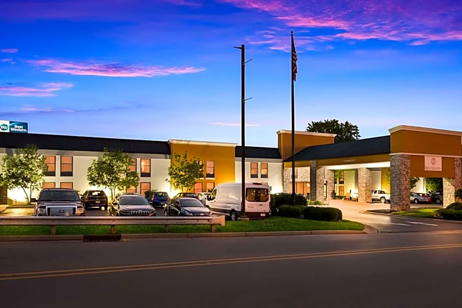 Best Western Batesville hotel hero