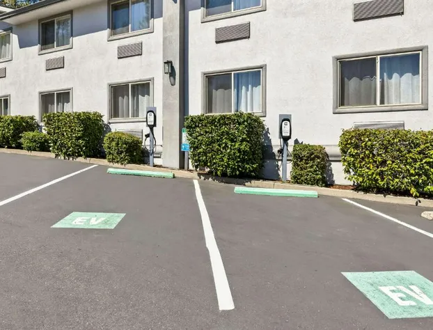 Best Western Inn At The Rogue hotel detail image 2