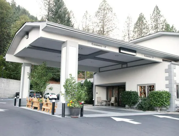 Best Western Inn At The Rogue hotel detail image 2