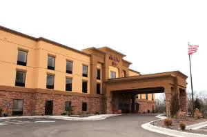 Hampton Inn Milan TN hotel hero