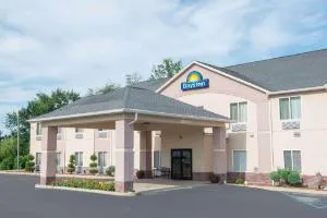 Days Inn by Wyndham Sullivan hotel hero