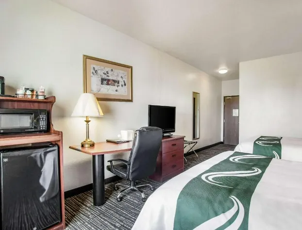 Quality Inn Parsons North hotel detail image 4