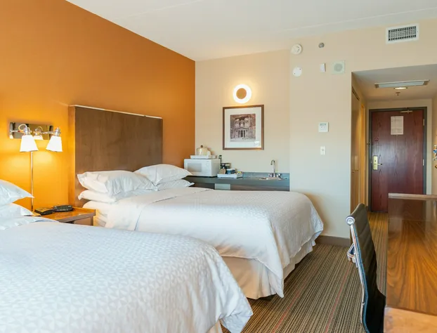 Lakeview Signature, Trademark Collection by Wyndham hotel detail image 3