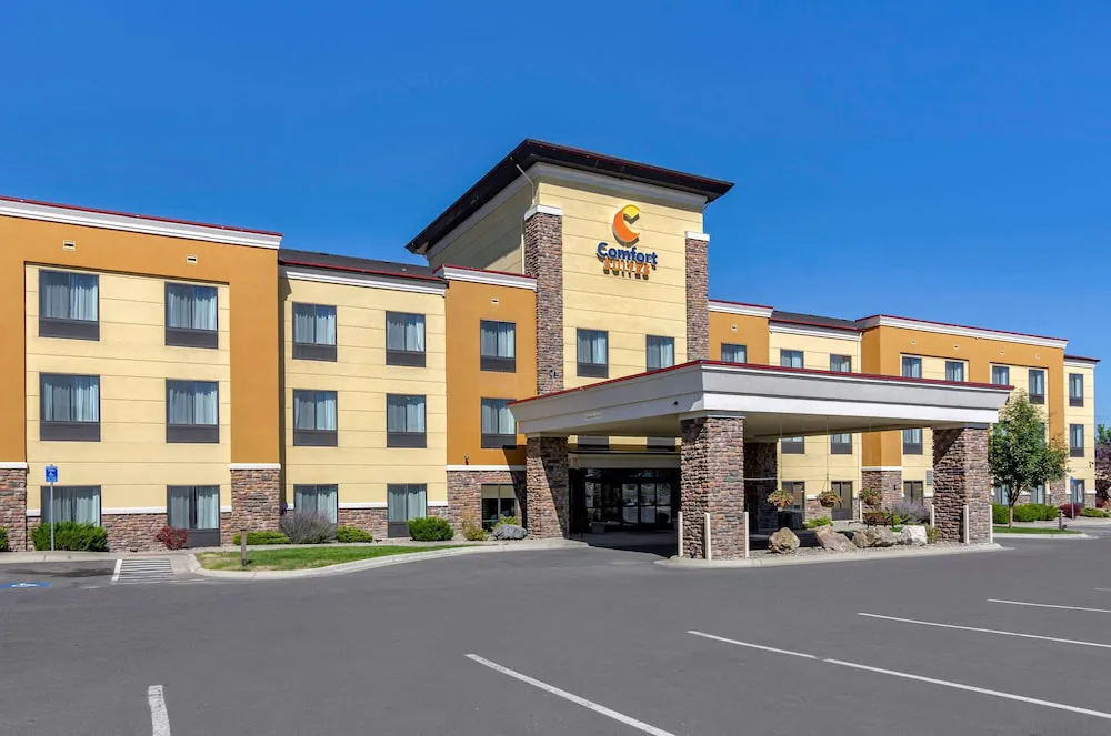 Comfort Suites Helena Airport hotel hero
