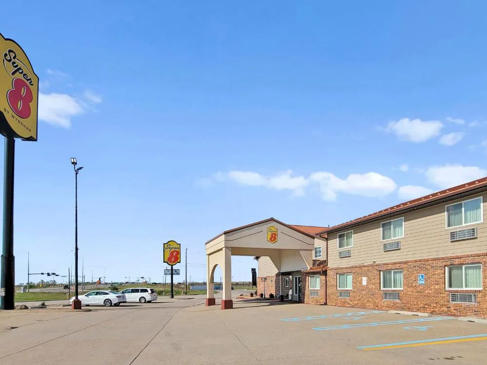 Super 8 by Wyndham Ogallala hotel hero