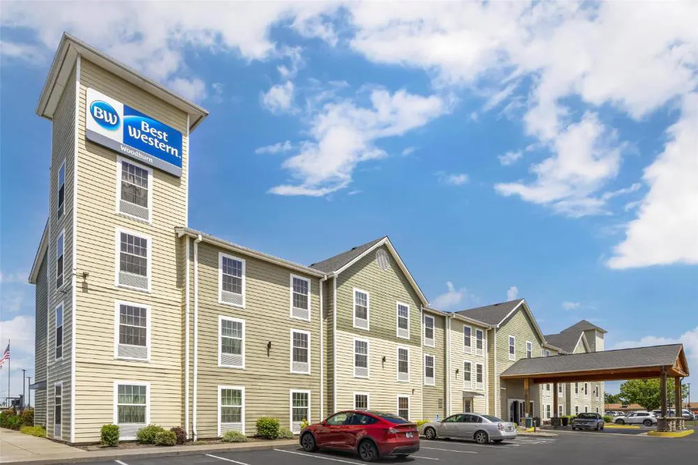 Best Western Woodburn hotel hero