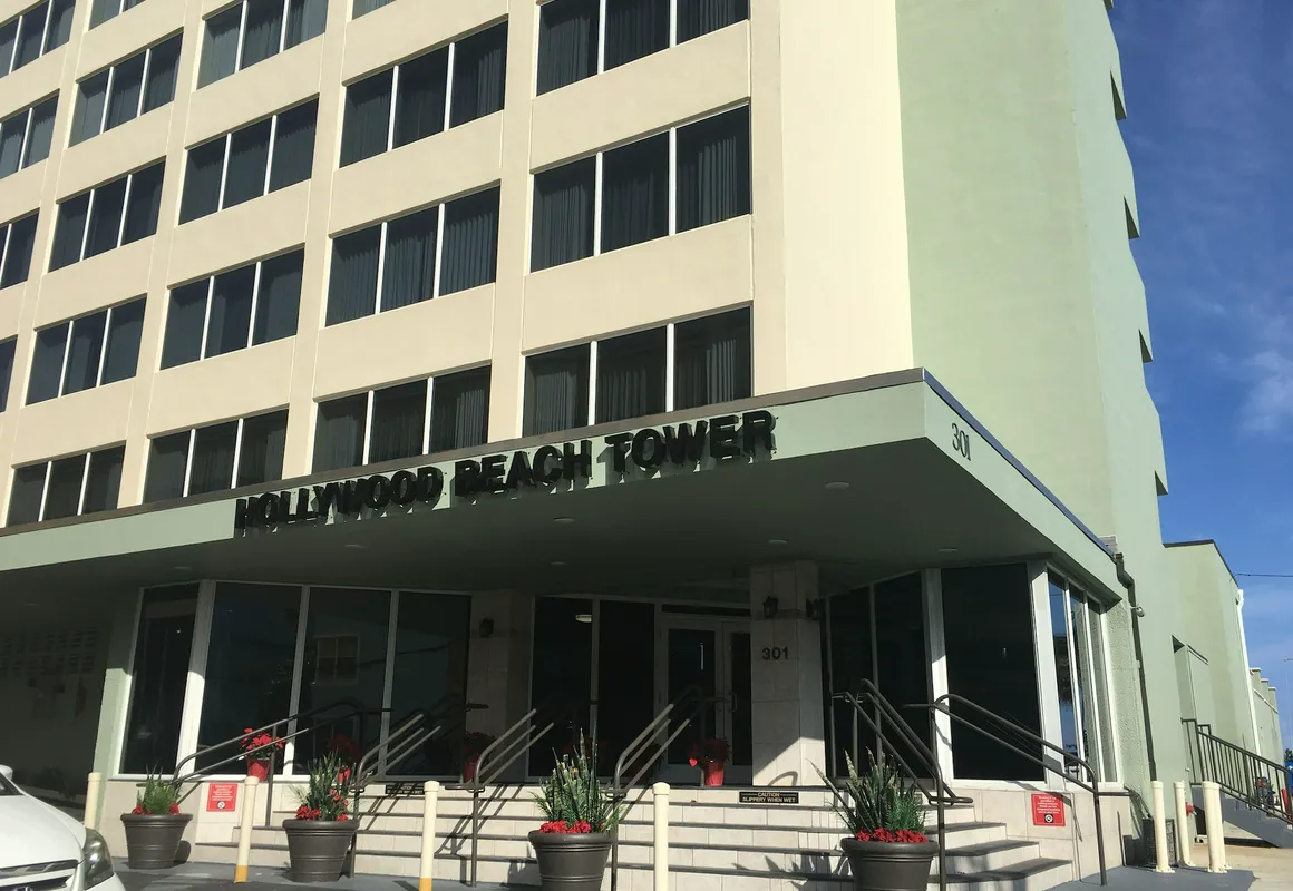 Hollywood Beach Tower hotel hero