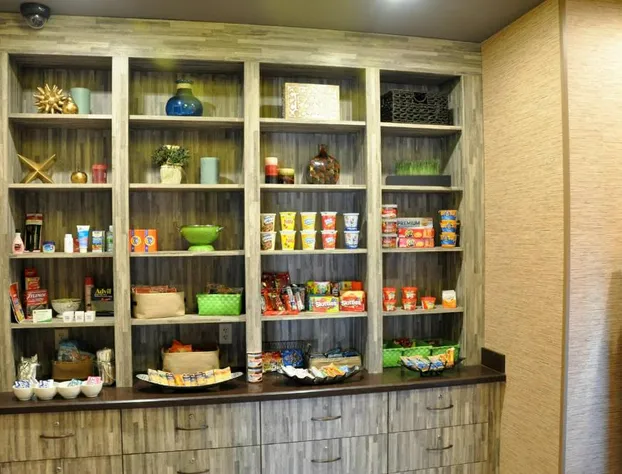 Holiday Inn Express & Suites Perry-National Fairground Area #34 by IHG hotel detail image 2