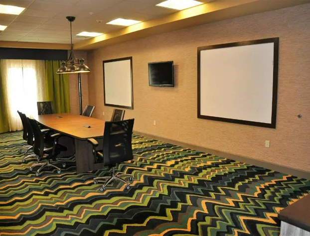 Holiday Inn Express & Suites Perry-National Fairground Area #34 by IHG hotel detail image 3