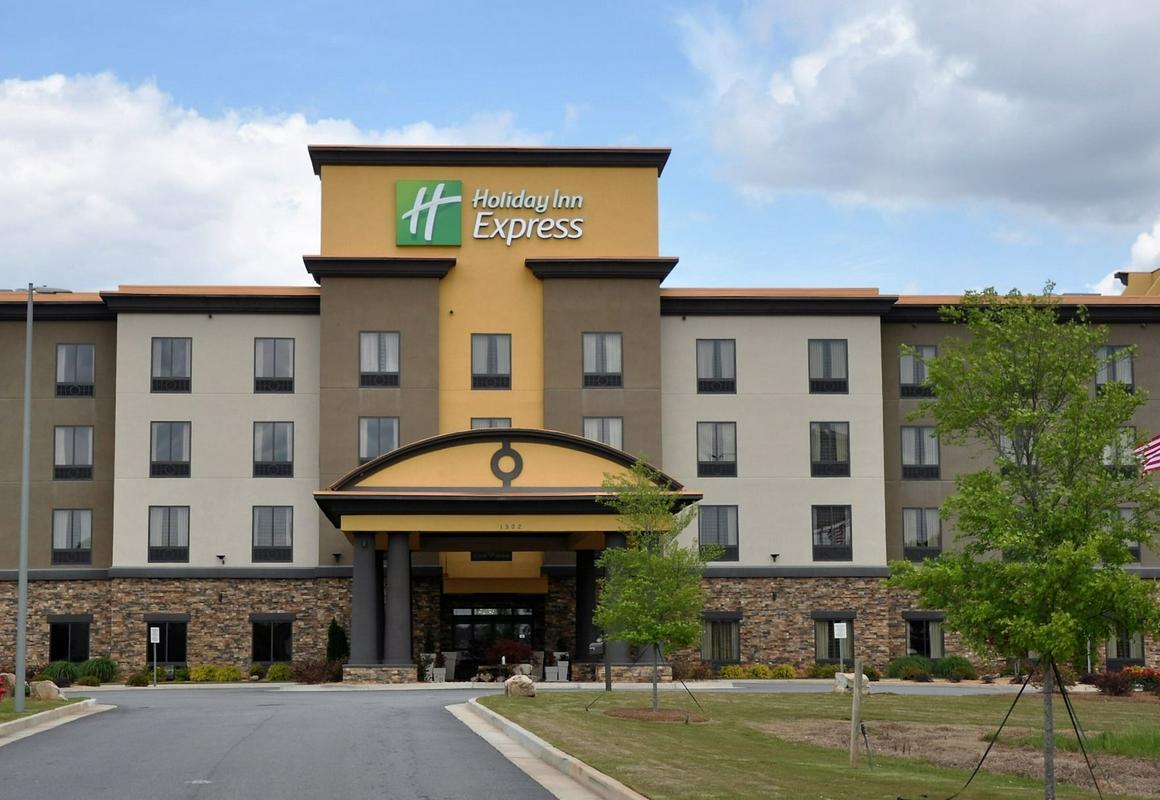 Holiday Inn Express & Suites Perry-National Fairground Area #34, an IHG Hotel hotel hero