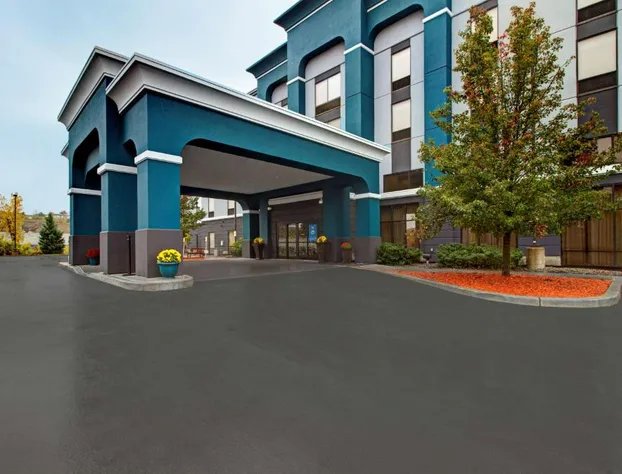 Hampton Inn & Suites Syracuse Dewitt hotel detail image 1