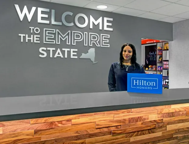 Hampton Inn & Suites Syracuse Dewitt hotel detail image 3