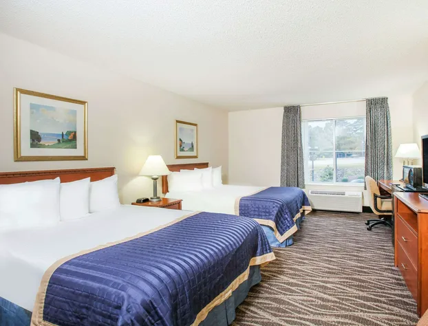 Baymont by Wyndham Hot Springs On the Lake hotel detail image 2