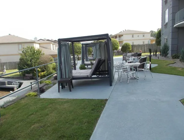 Baymont by Wyndham Hot Springs On the Lake hotel detail image 3