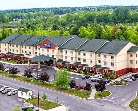 Comfort Inn and Suites adj to Akwesasne Mohawk Casino hotel detail image 2