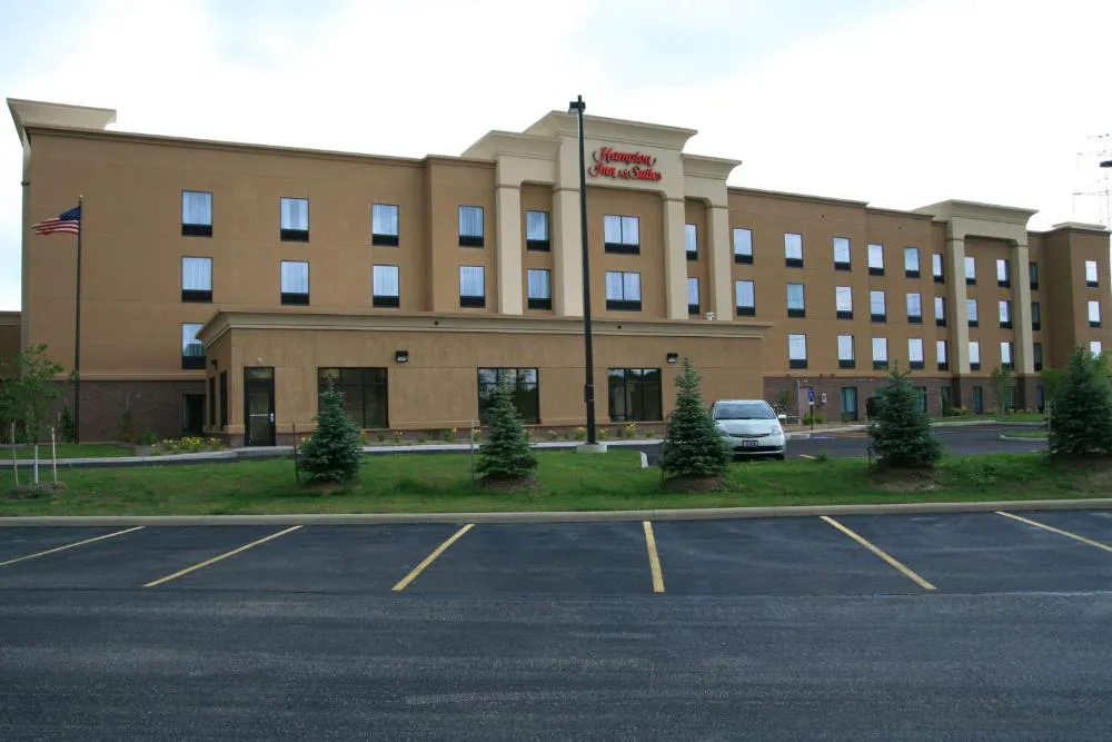 Hampton Inn & Suites Cleveland Mentor hotel hero