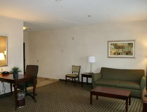 Hampton Inn & Suites Cleveland Mentor hotel detail image 3