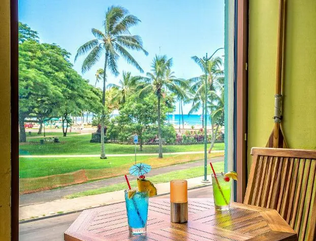 Castle at Waikīkī Grand hotel detail image 1