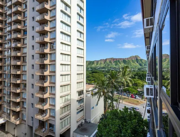 Castle at Waikīkī Grand hotel detail image 3
