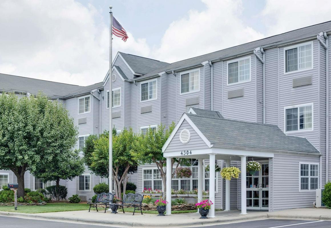 Microtel Inn by Wyndham Greensboro hotel hero