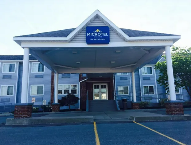 Microtel Inn & Suites by Wyndham Baldwinsville/Syracuse hotel detail image 1
