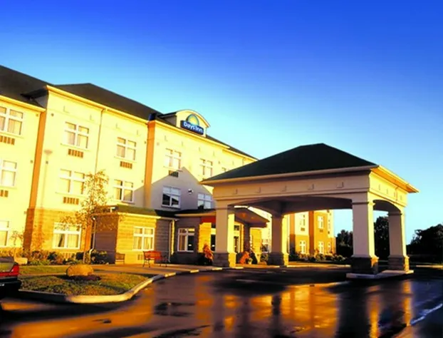 Days Inn by Wyndham Orillia hotel detail image 1