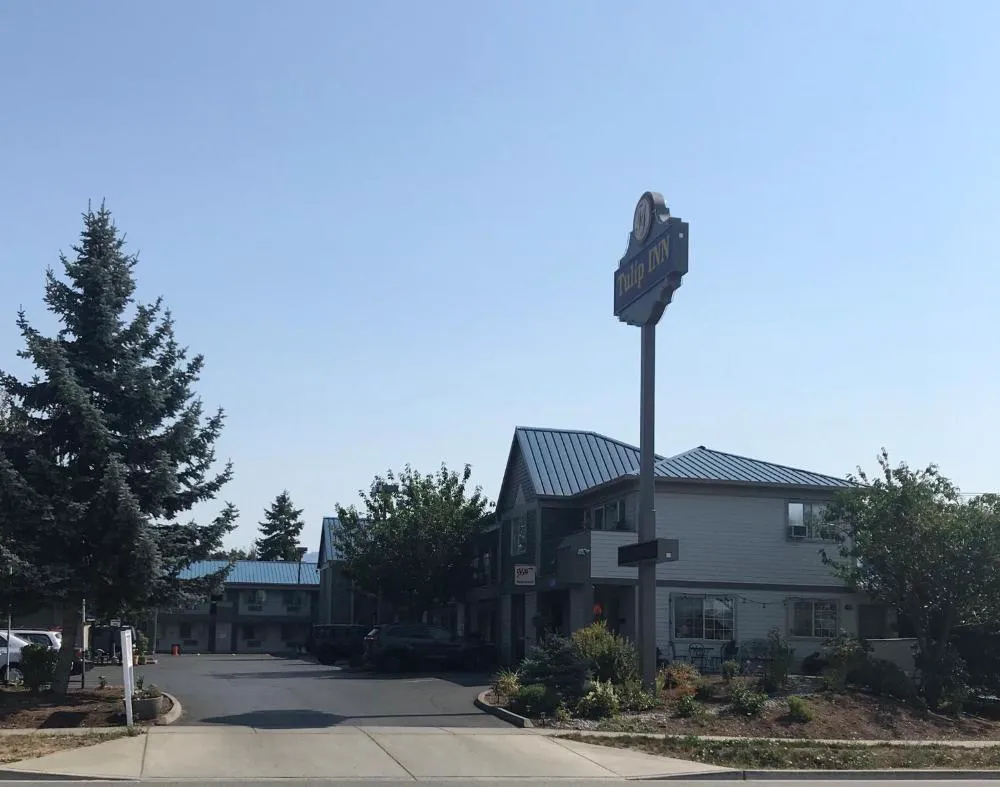 Tulip Inn hotel hero