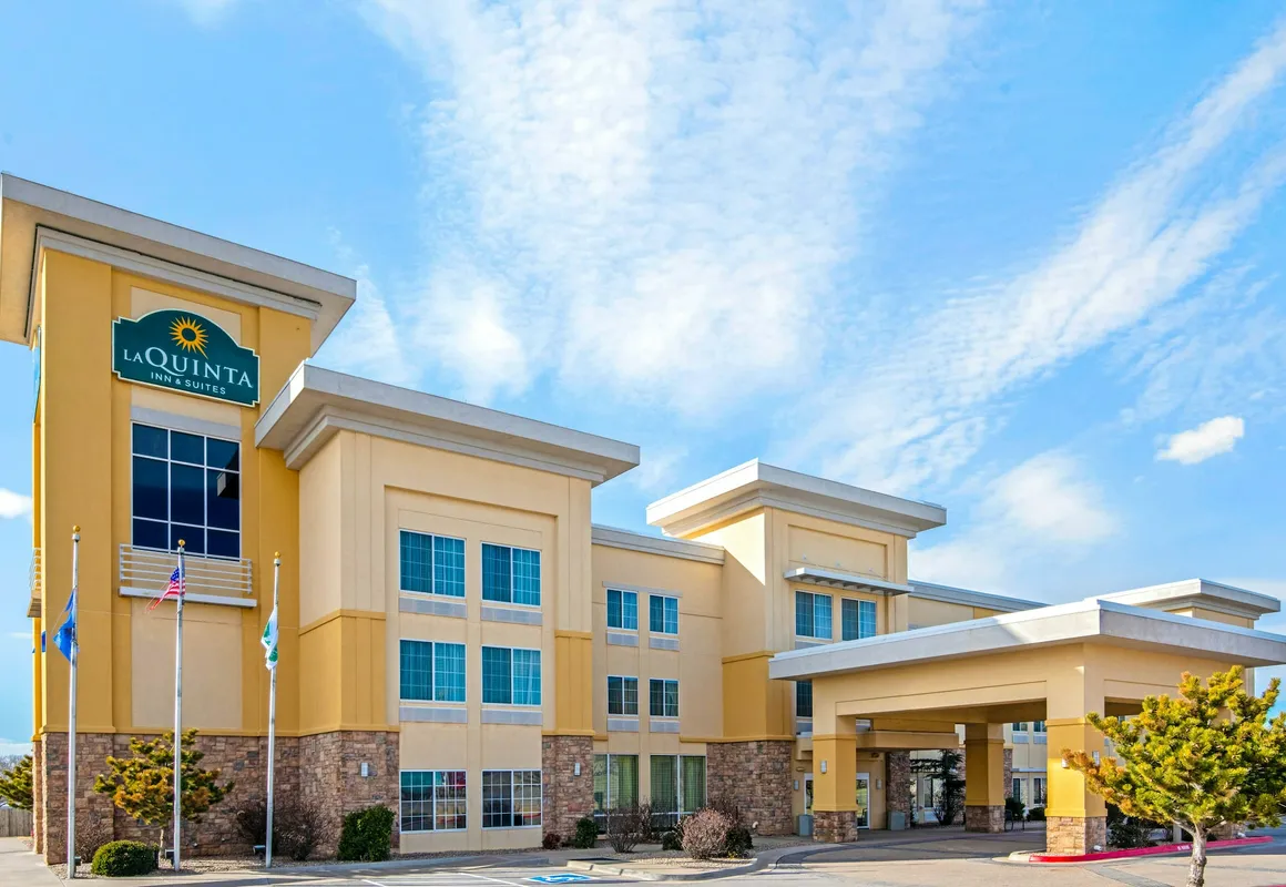 La Quinta Inn & Suites by Wyndham Elk City hotel hero