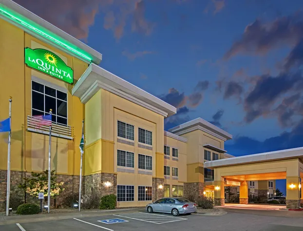La Quinta Inn & Suites by Wyndham Elk City hotel detail image 3