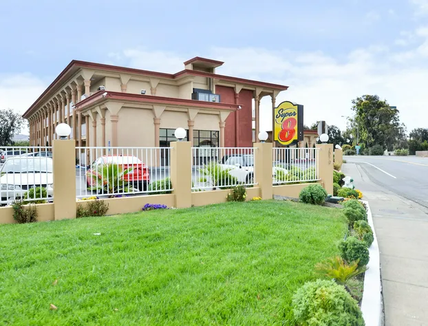 Super 8 by Wyndham Vallejo/Napa Valley hotel detail image 1