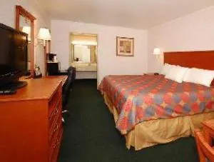 Super 8 by Wyndham Cave City hotel detail image 3