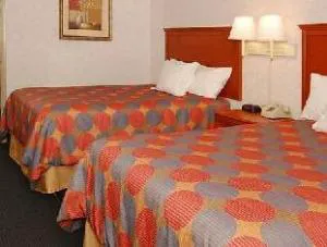 Super 8 by Wyndham Cave City hotel detail image 4