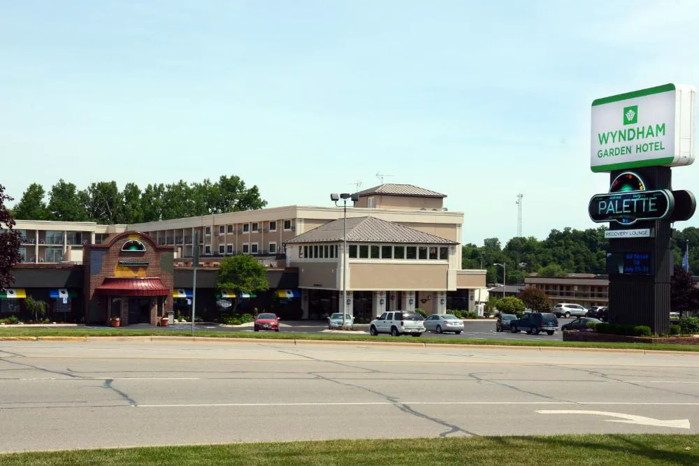 Wyndham Garden Warsaw hotel hero