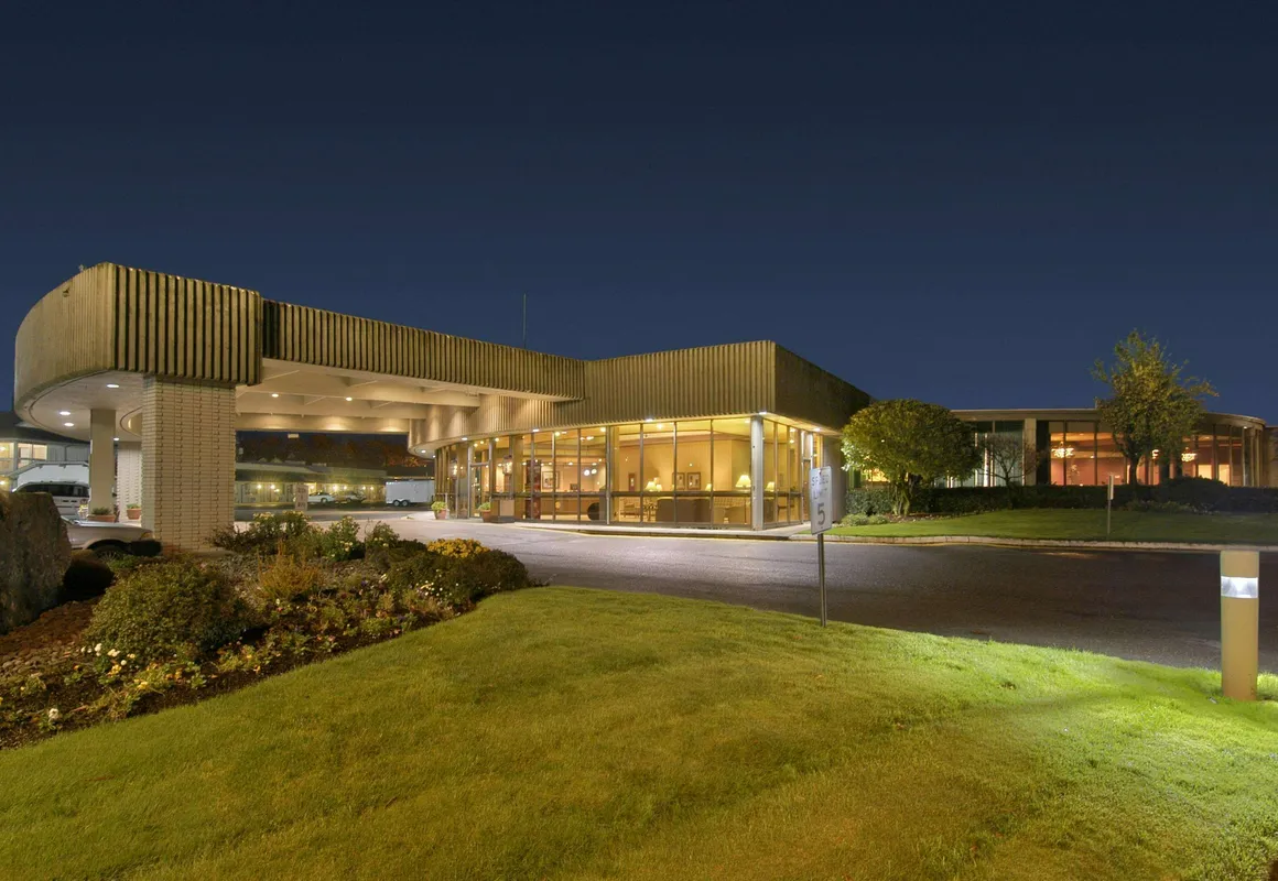 Red Lion Hotel Coos Bay hotel hero