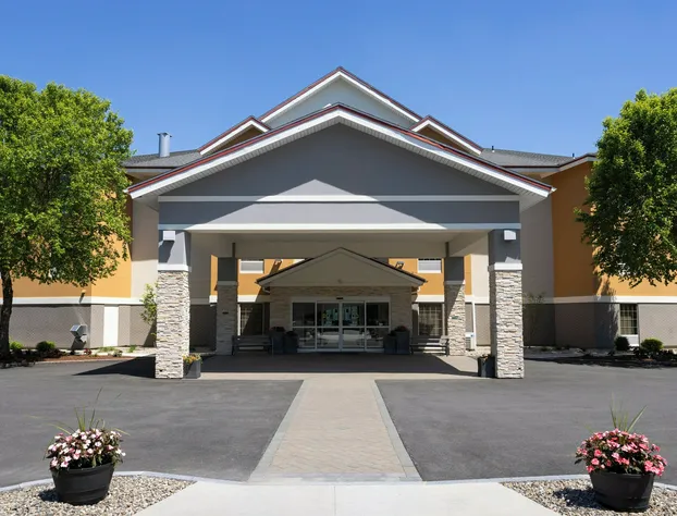 Holiday Inn Express Hotel & Suites Brattleboro by IHG hotel detail image 1