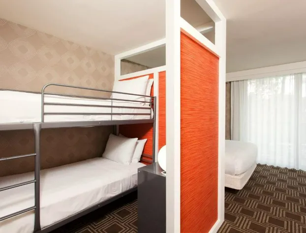 The Garland hotel detail image 4