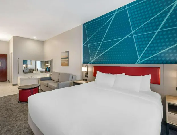 Comfort Suites Redmond Airport hotel detail image 3