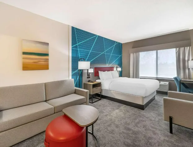 Comfort Suites Redmond Airport hotel detail image 4